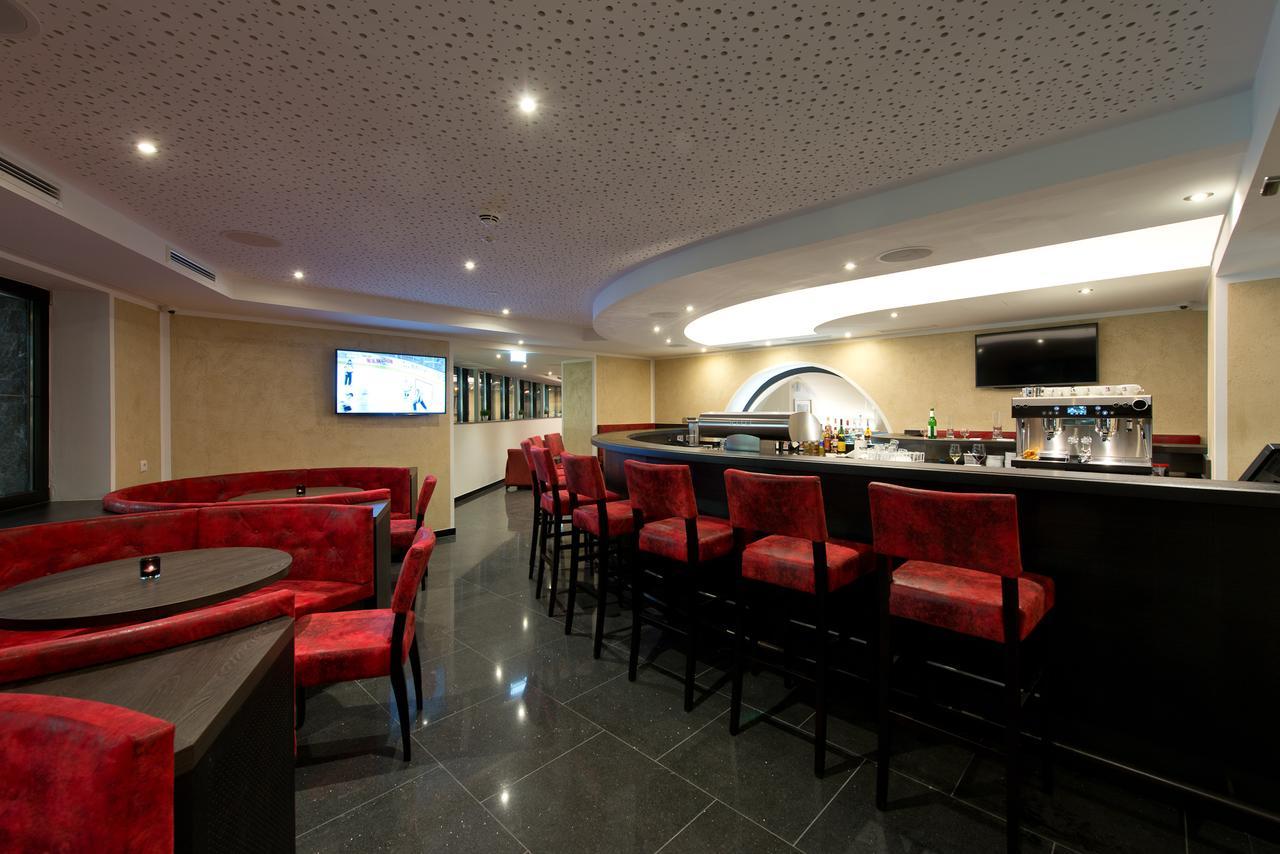 צל אם צילר Hotel Neuwirt מראה חיצוני תמונה